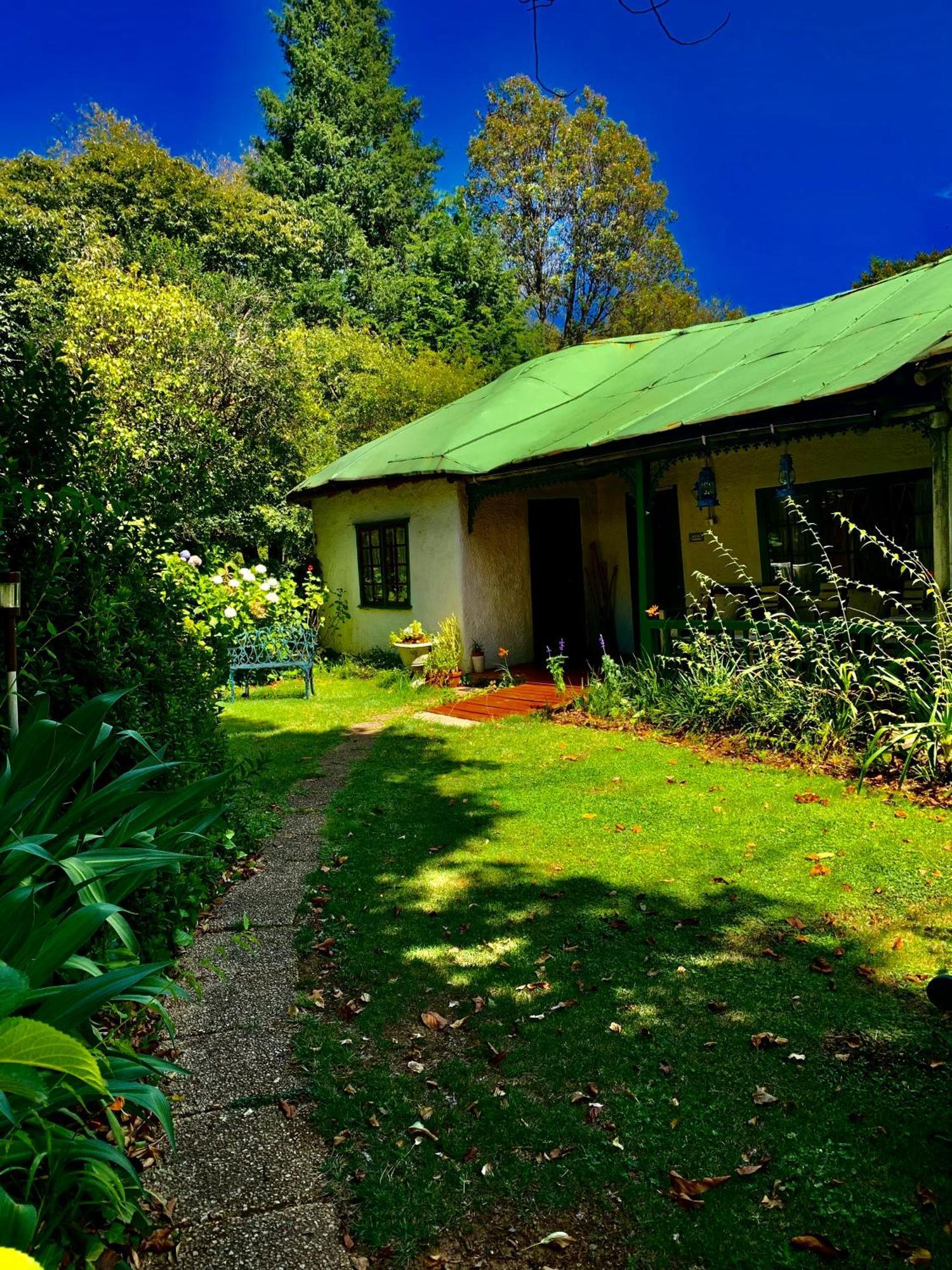 Back O' The Moon Holiday Cottage Hogsback Extérieur photo